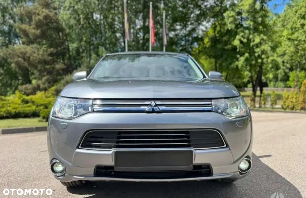 Mitsubishi Outlander 2.0 4WD Top - 7