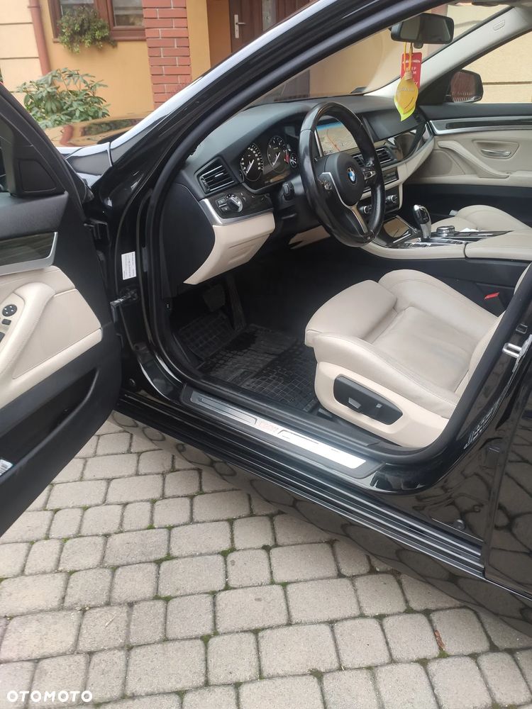 BMW Seria 5 520d Luxury Line - 11