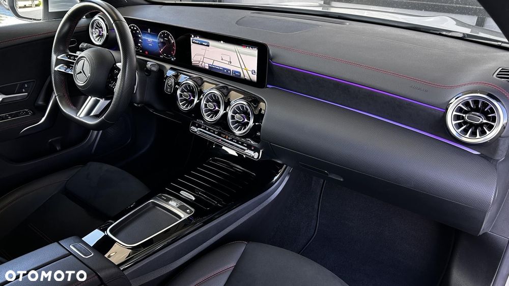 Mercedes-Benz CLA - 25
