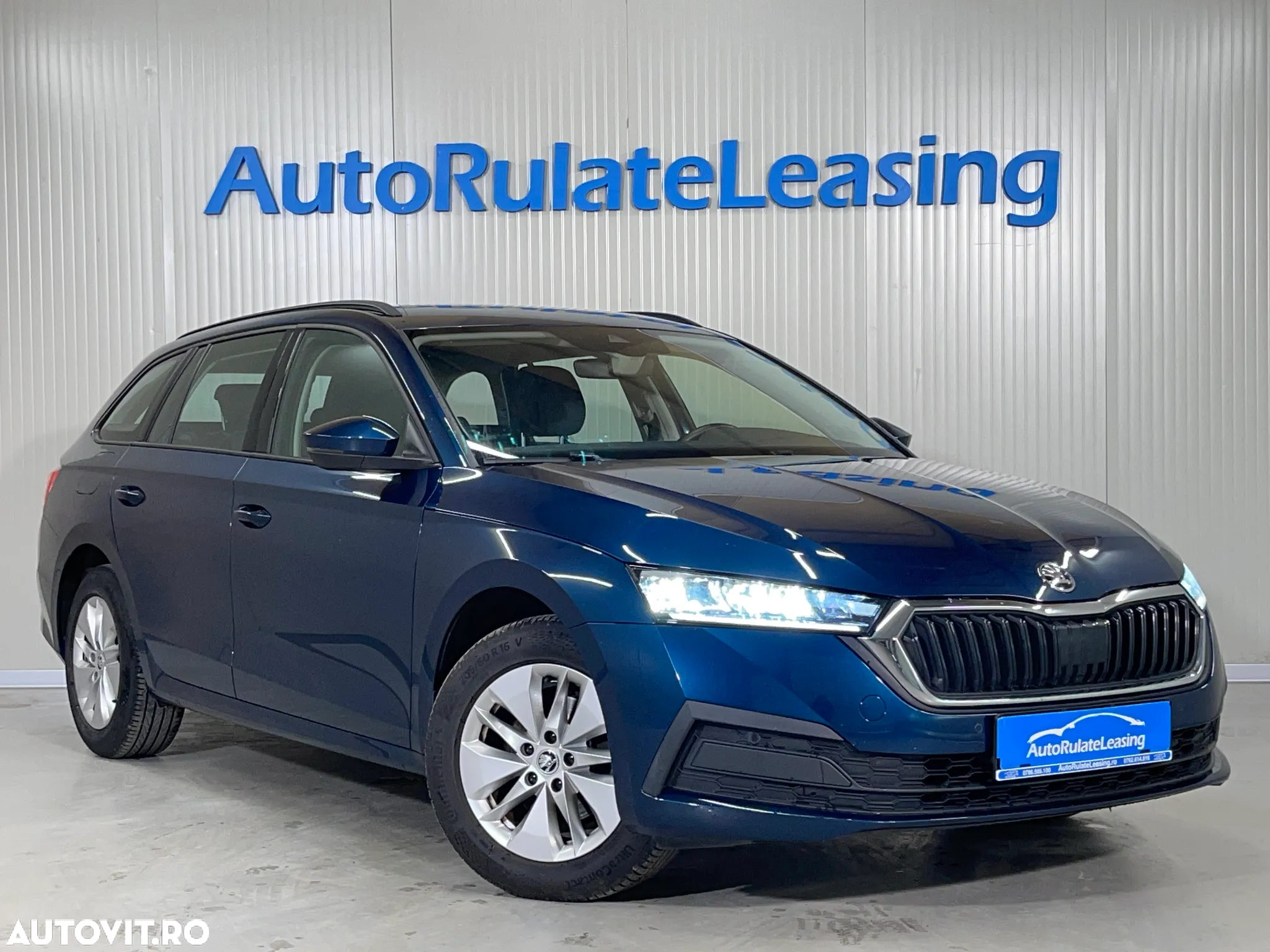 Skoda Octavia Combi 2.0 TDI DSG Ambition - 2
