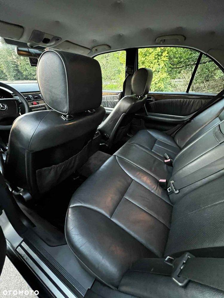 Mercedes-Benz Klasa E 220 CDI Avantgarde - 17