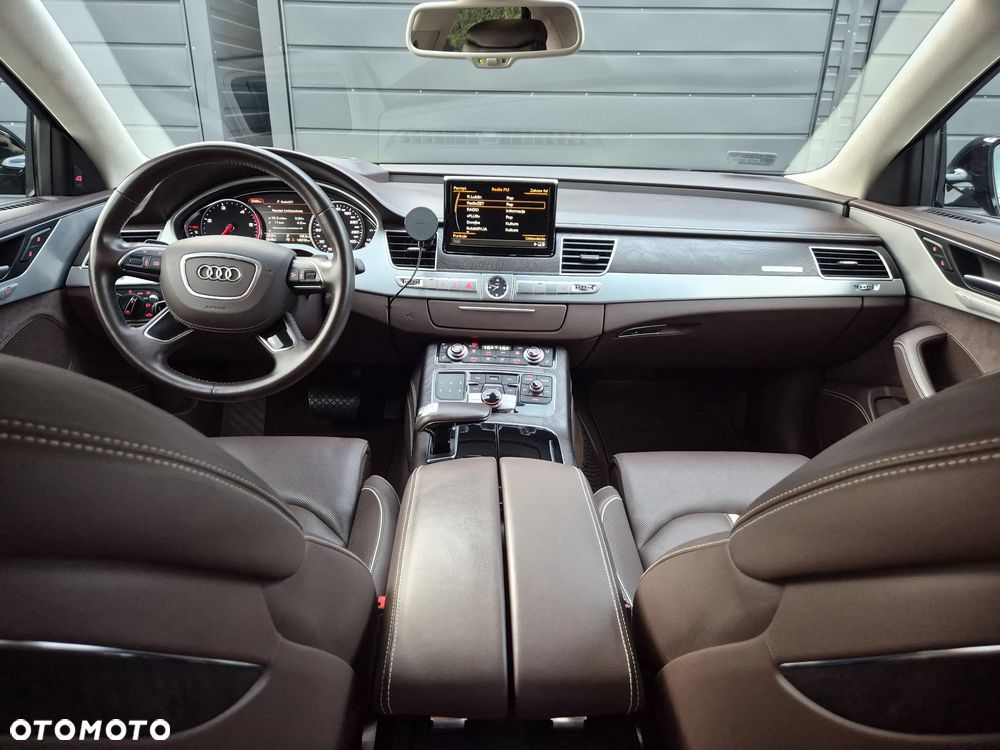 Audi A8 4.2 TDI DPF (clean diesel) quattro tiptronic - 14