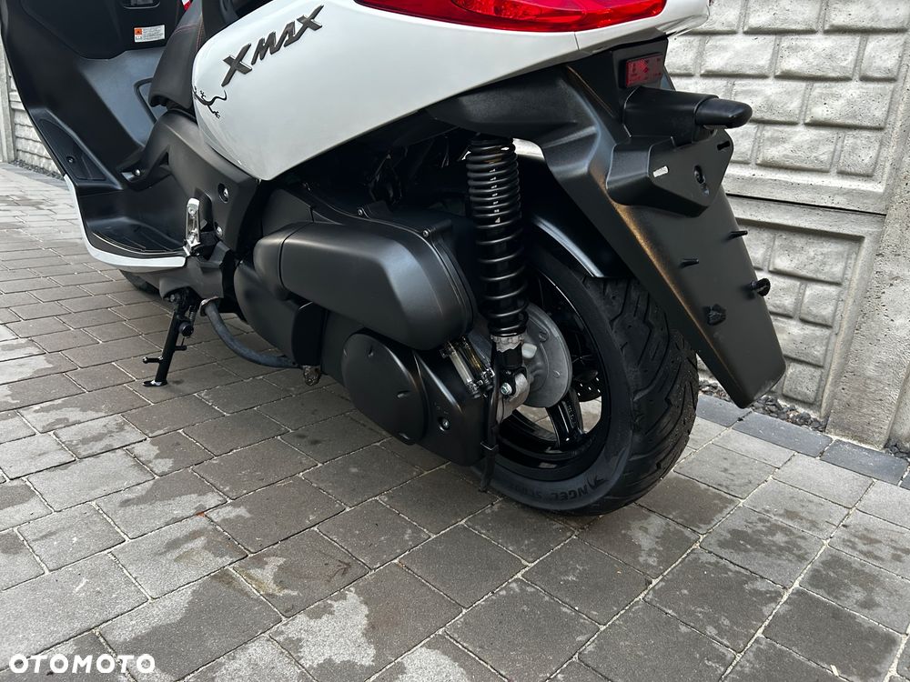 Yamaha X-max - 17