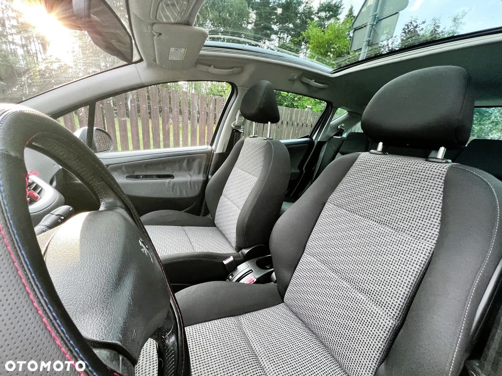 Peugeot 207 - 10