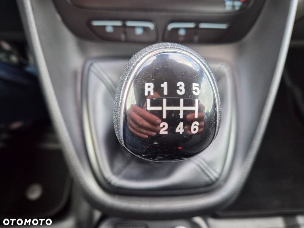 Ford Transit Connect - 17