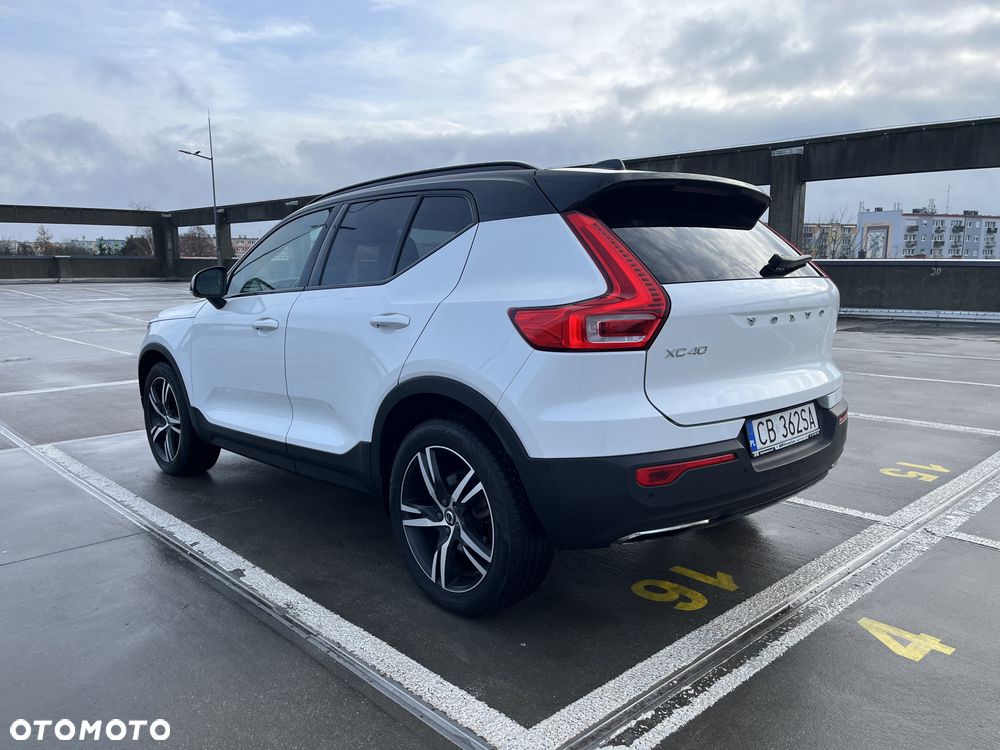 Volvo XC 40 T5 AWD R-Design - 3