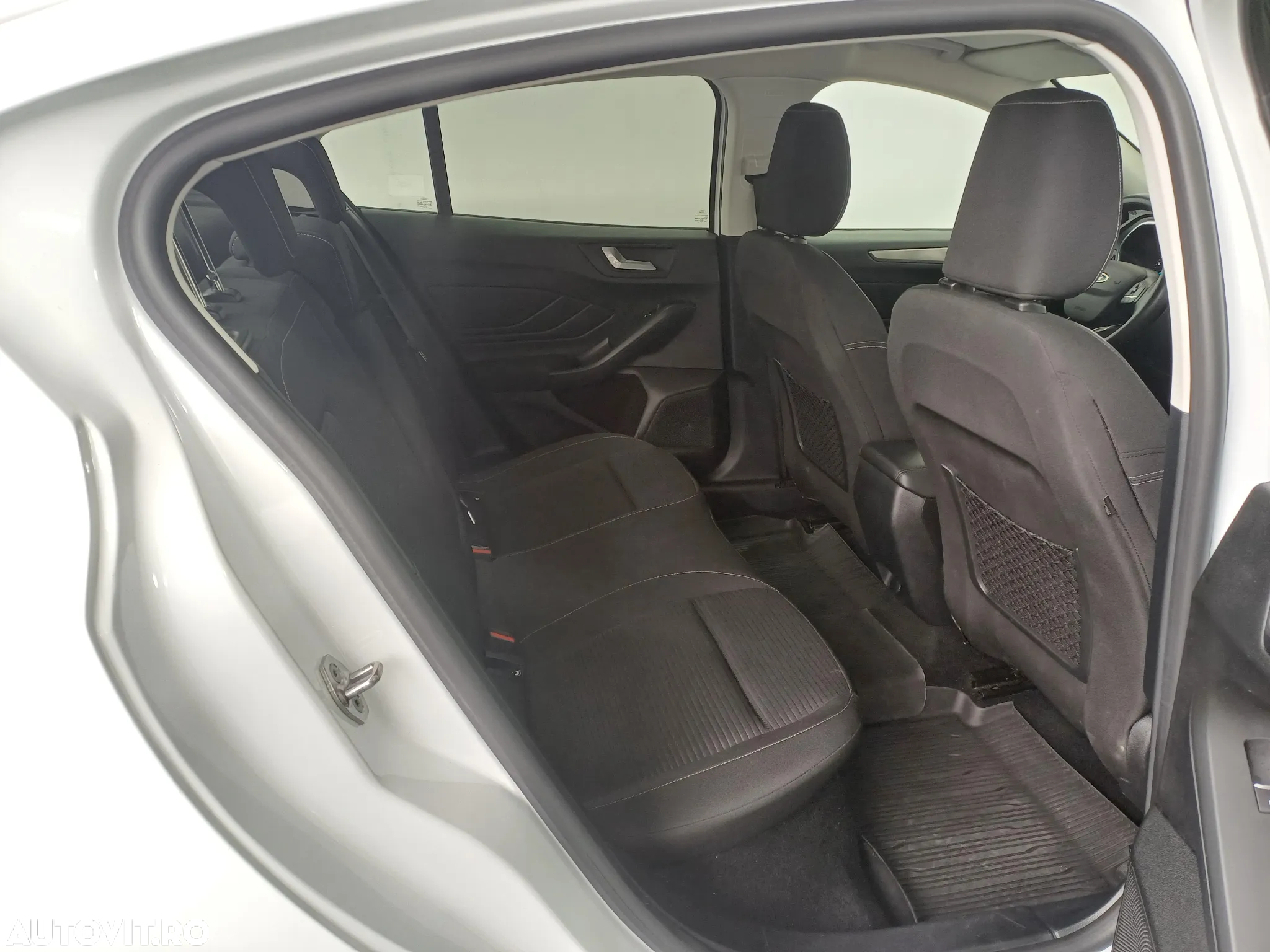 Ford Focus 1.0 EcoBoost Titanium Business - 29