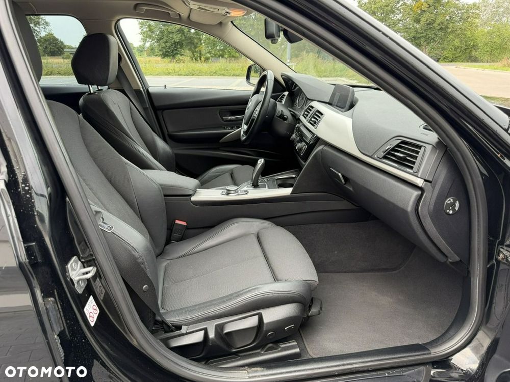 BMW Seria 3 318d Sport Line Shadow - 21