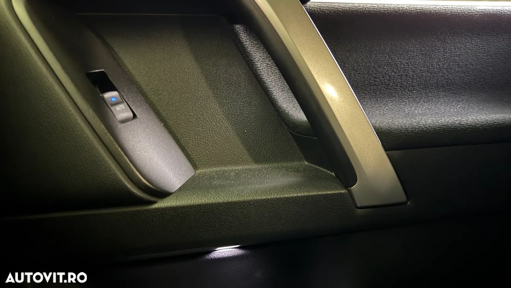 Toyota Land Cruiser 2.8l D-4D 204 CP A/T 7 locuri Executive - 23
