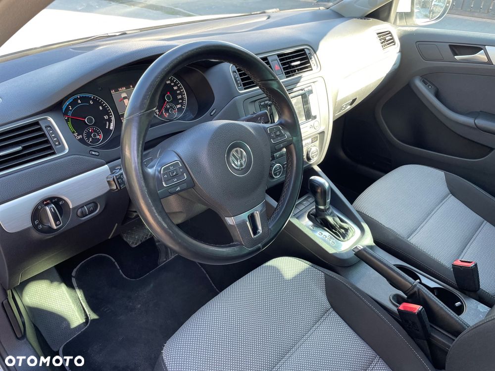 Volkswagen Jetta Hybrid - 9