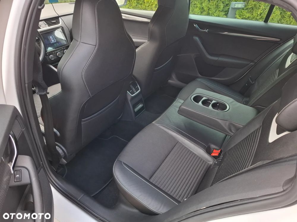 Skoda Octavia 2.0 TDI RS - 6