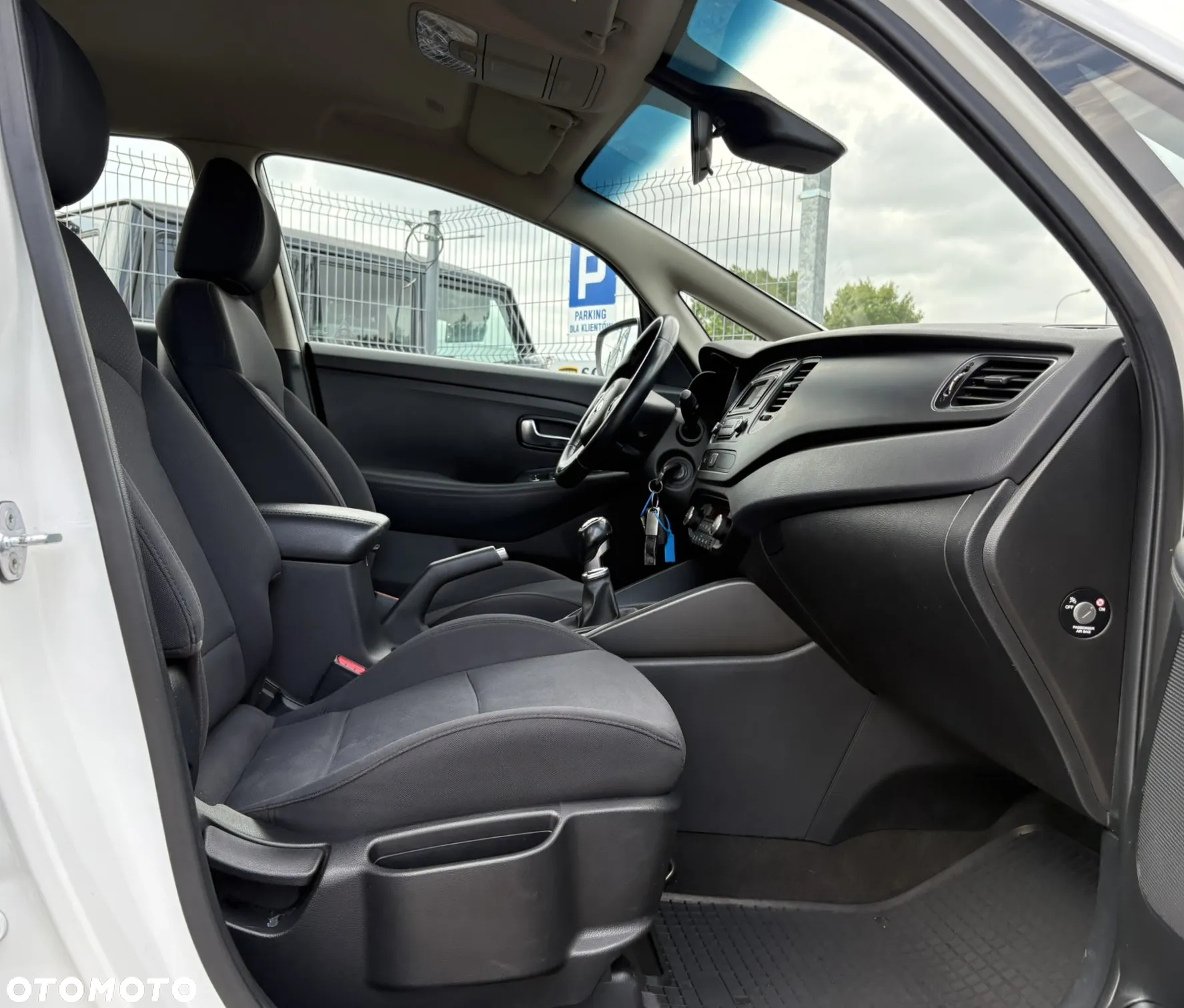 Kia Carens 1.6 GDI M - 23