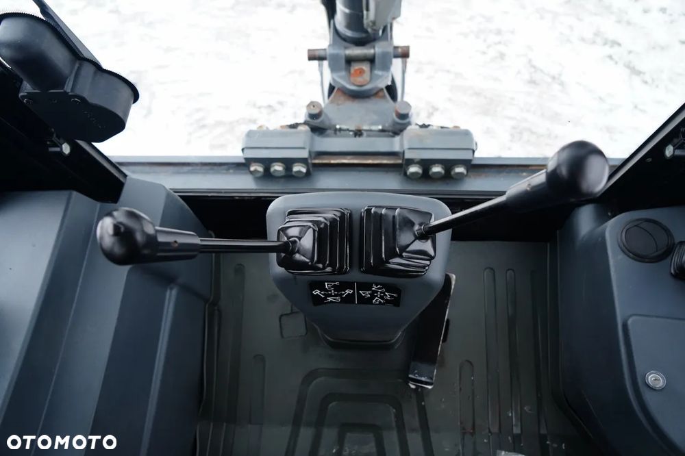 Terex TLB 990 /  KOPARKO-ŁADOWARKA / KOMPLET ŁYŻEK /  3 300  MTH / - 35