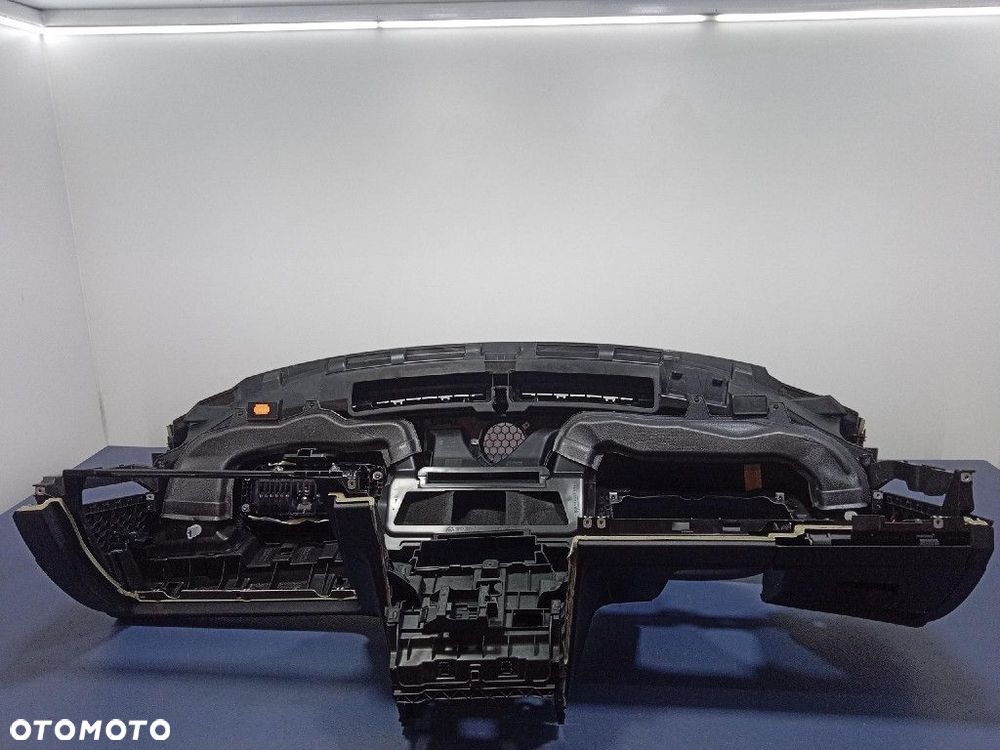 VW PASSAT B8 2014-2020 DESKA KONSOLA EUROPA AIRBAG - 7