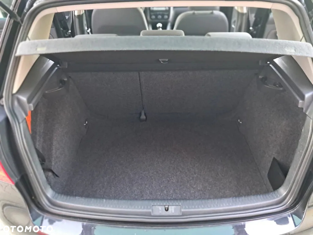 Volkswagen Golf 2.0 TDI DPF GT - 25