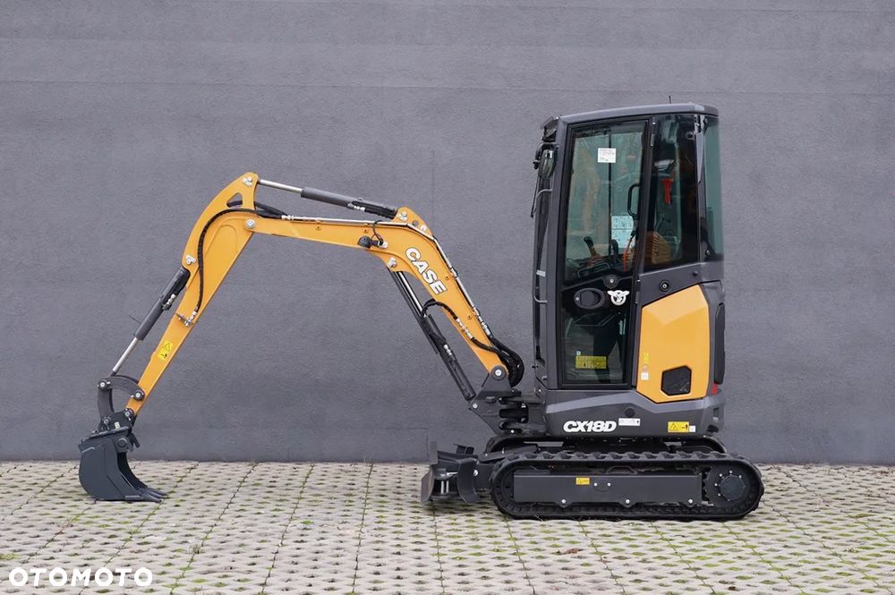 Case CX18D nowa nieużywana od autoryzowanego dealera - 1