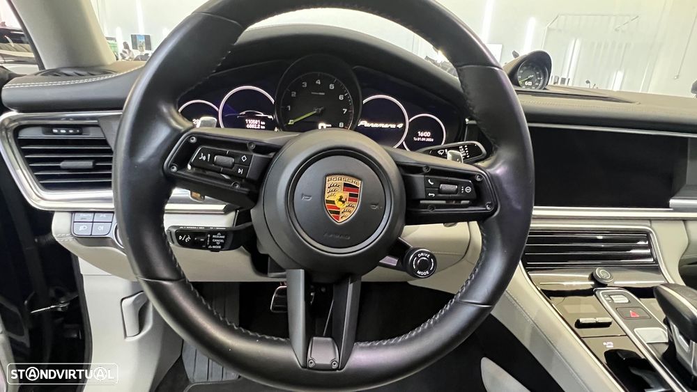 Porsche Panamera 4 E-Hybrid Platinum Edition - 17