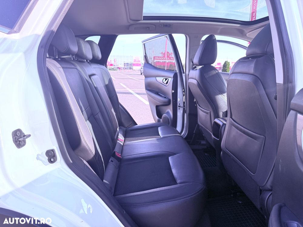 Nissan Qashqai 1.6 DCI Start/Stop X-TRONIC Tekna - 25