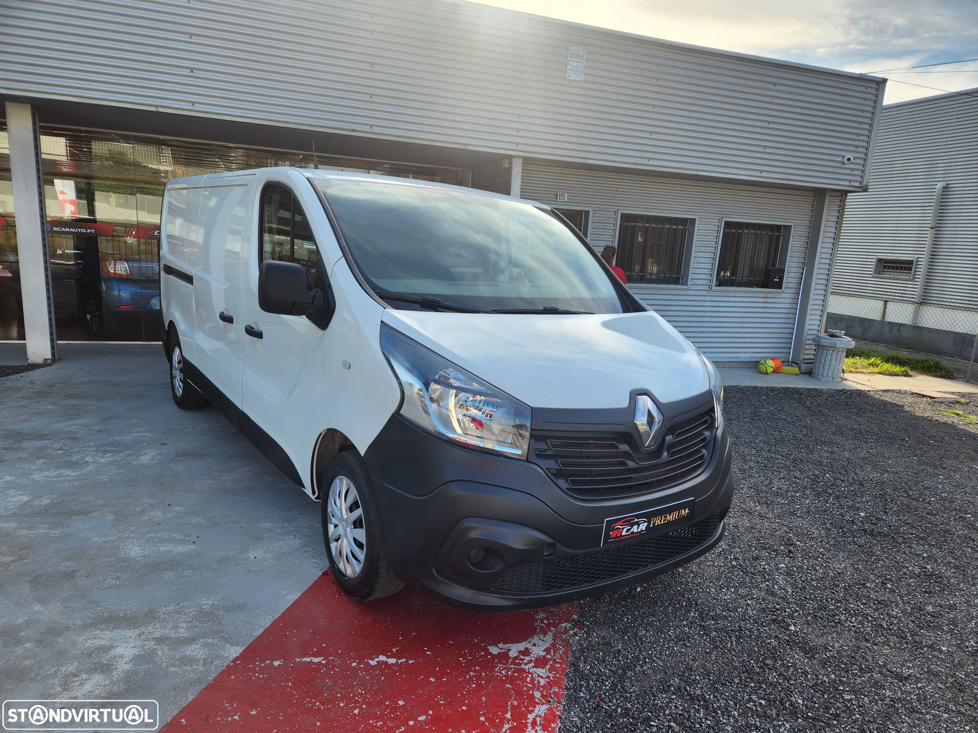 Renault TRAFIC - 1