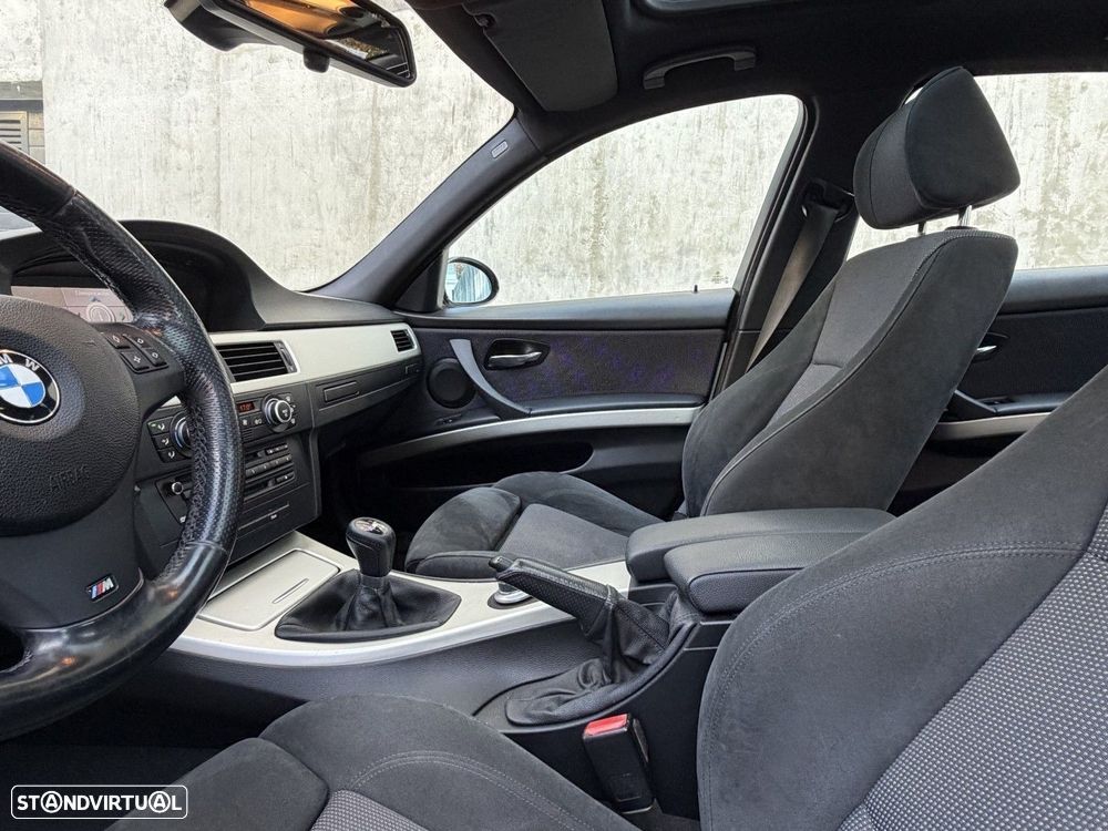 BMW 320 d Sport - 14