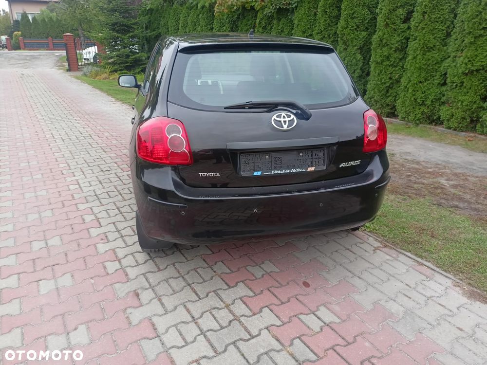 Toyota Auris 1.6 VVT-i Executive - 4
