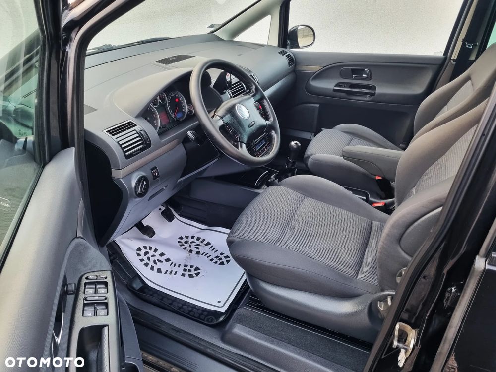 Volkswagen Sharan 1.9 TDI Comfortline Family - 7