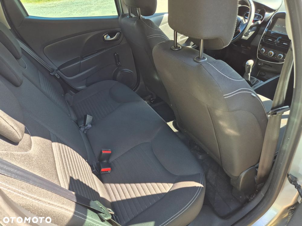 Renault Clio 1.2 16V 75 LIMITED - 26