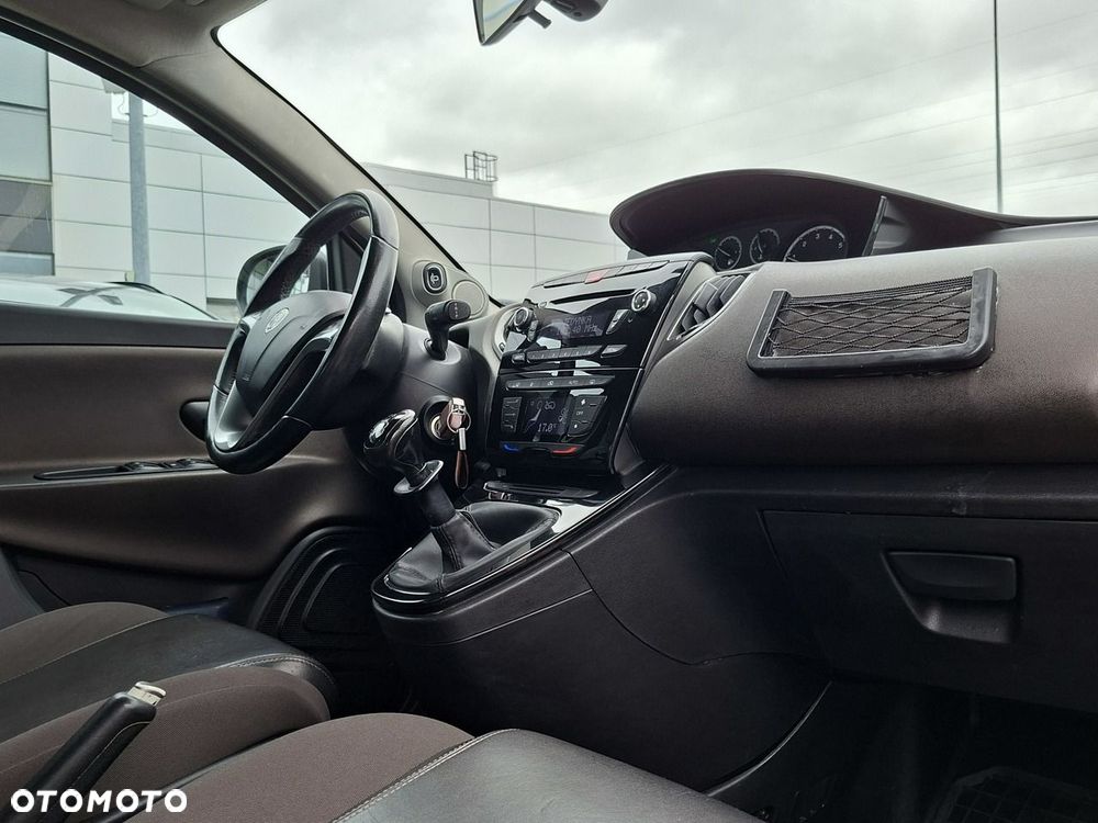 Lancia Ypsilon - 30