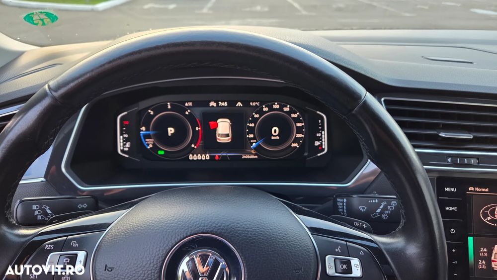 Volkswagen Tiguan Allspace 2.0 TDI 4Mot DSG R-Line - 24