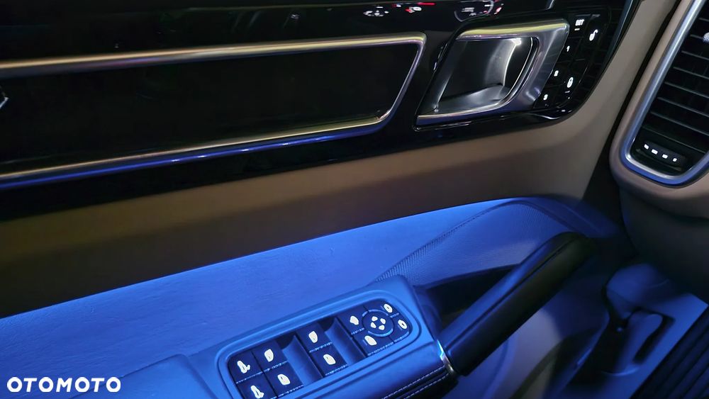 Porsche Cayenne S - 26