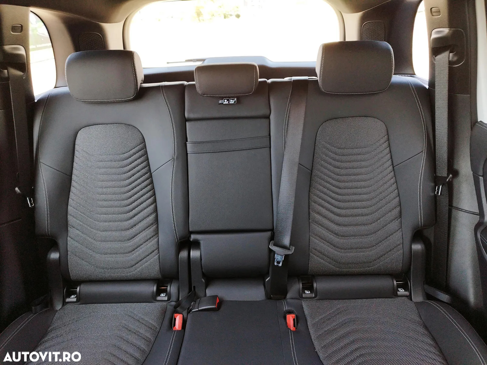 Mercedes-Benz EQB 300 4MATIC - 23