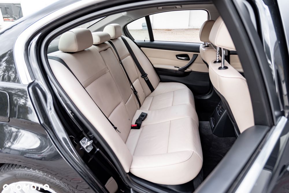 BMW Seria 3 318i - 19