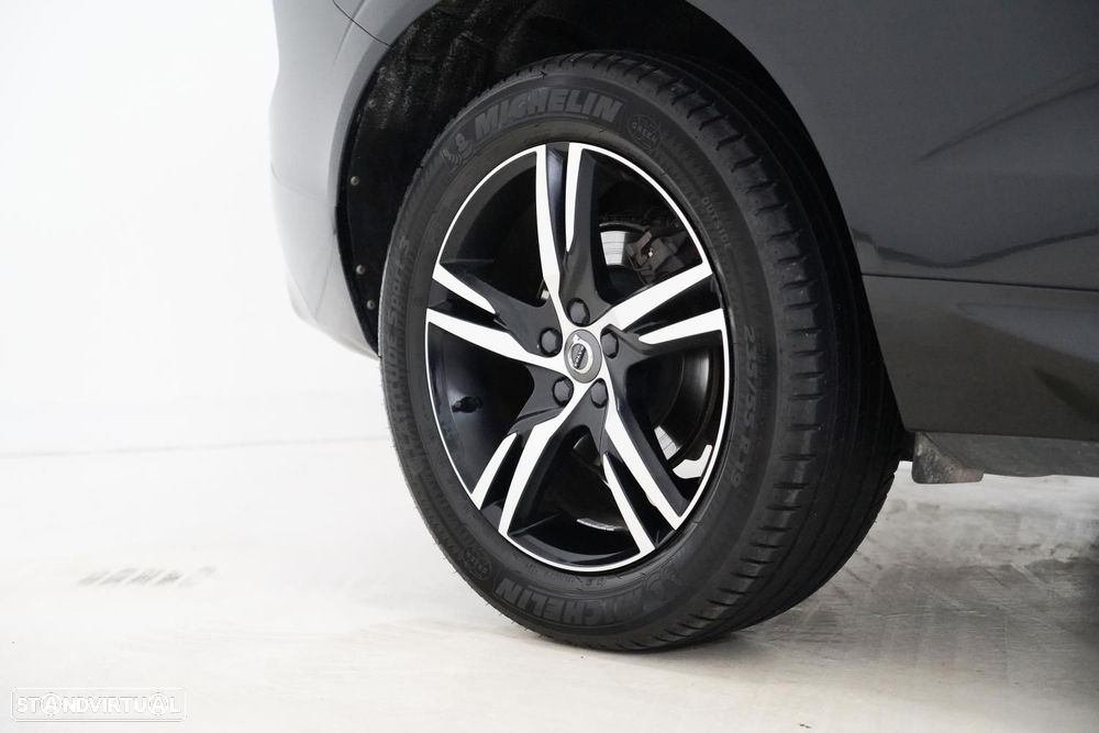 Volvo XC 60 2.0 D4 R-Design Geartronic - 16
