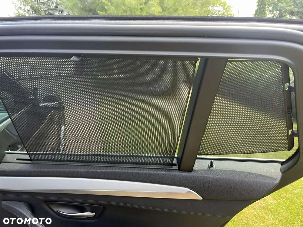 BMW Seria 5 528i xDrive Touring Sport-Aut - 14