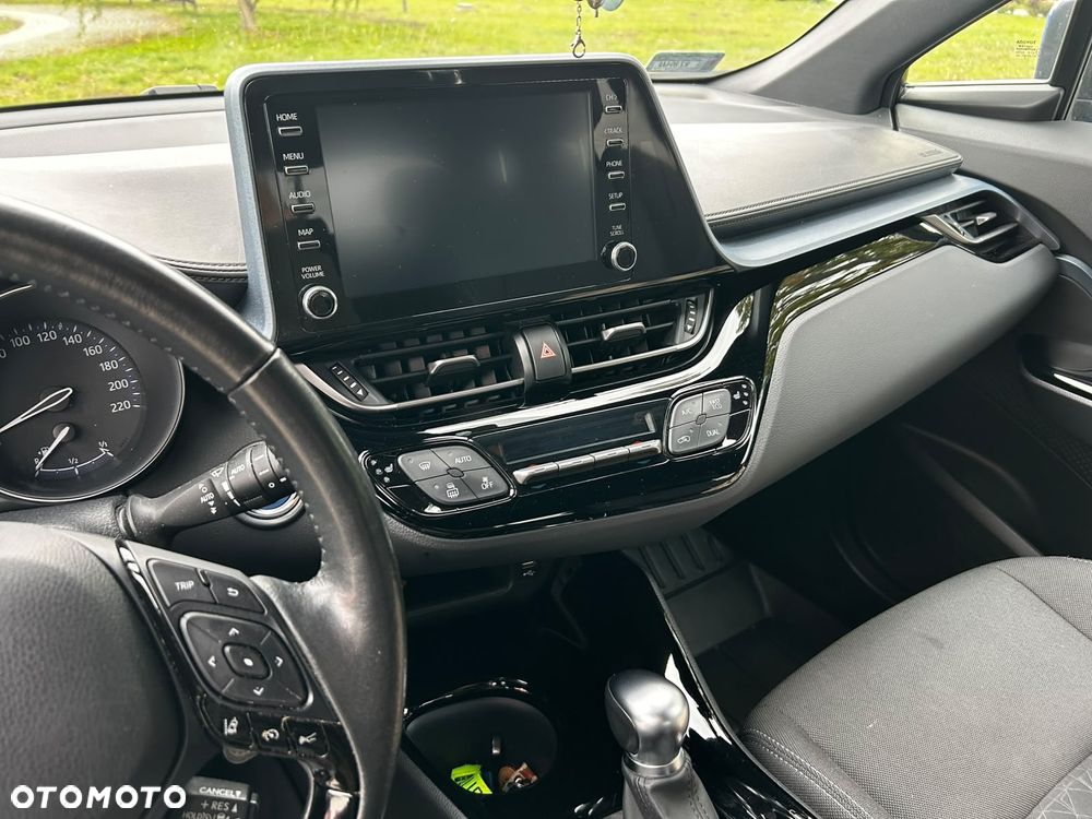 Toyota C-HR - 16