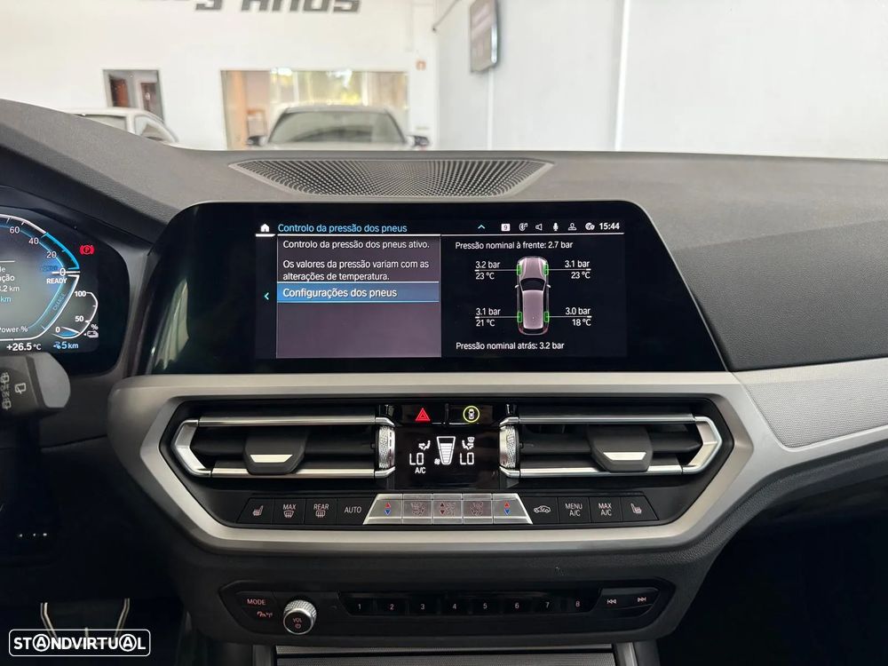 BMW 330 e Touring Pack M Auto - 32