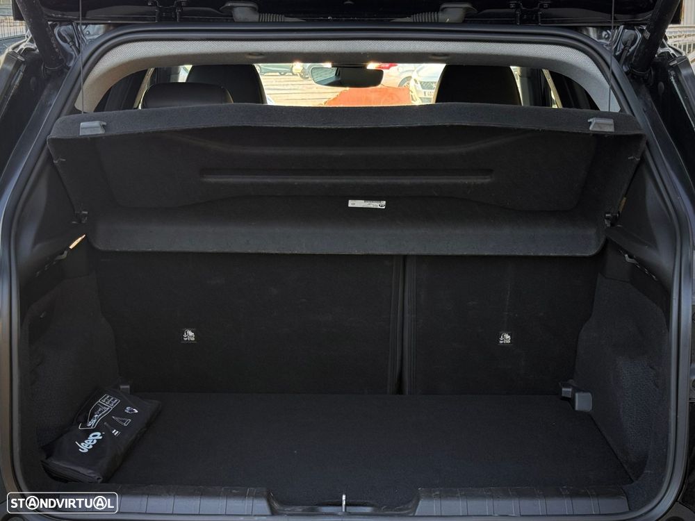 Jeep Avenger 1.2 e-Hybrid Longitude DCT - 26