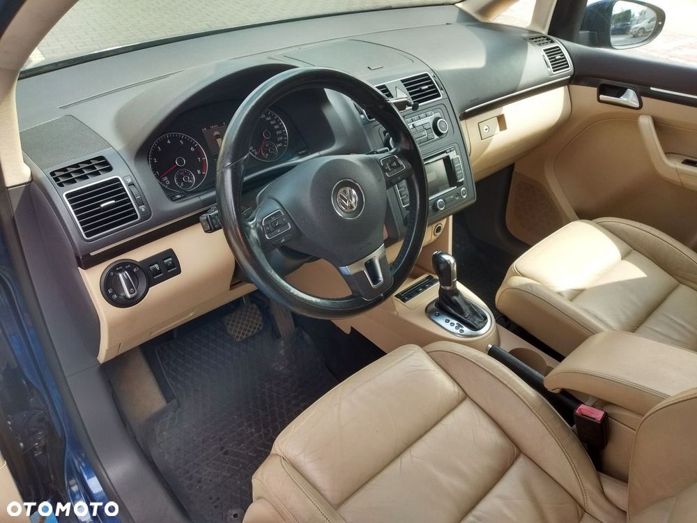 Volkswagen Touran - 9