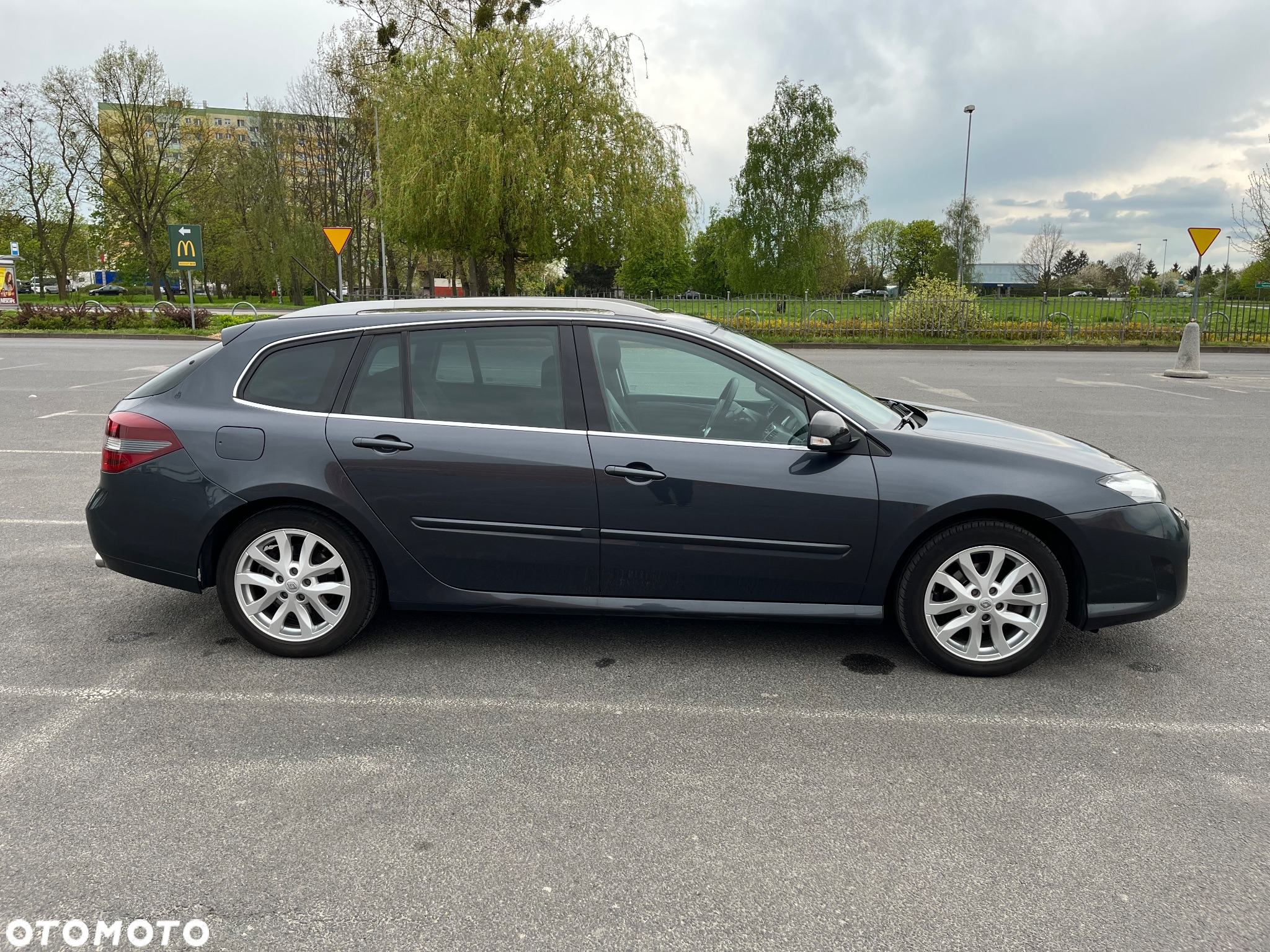Renault Laguna 2.0 dCi Bose Edition - 8