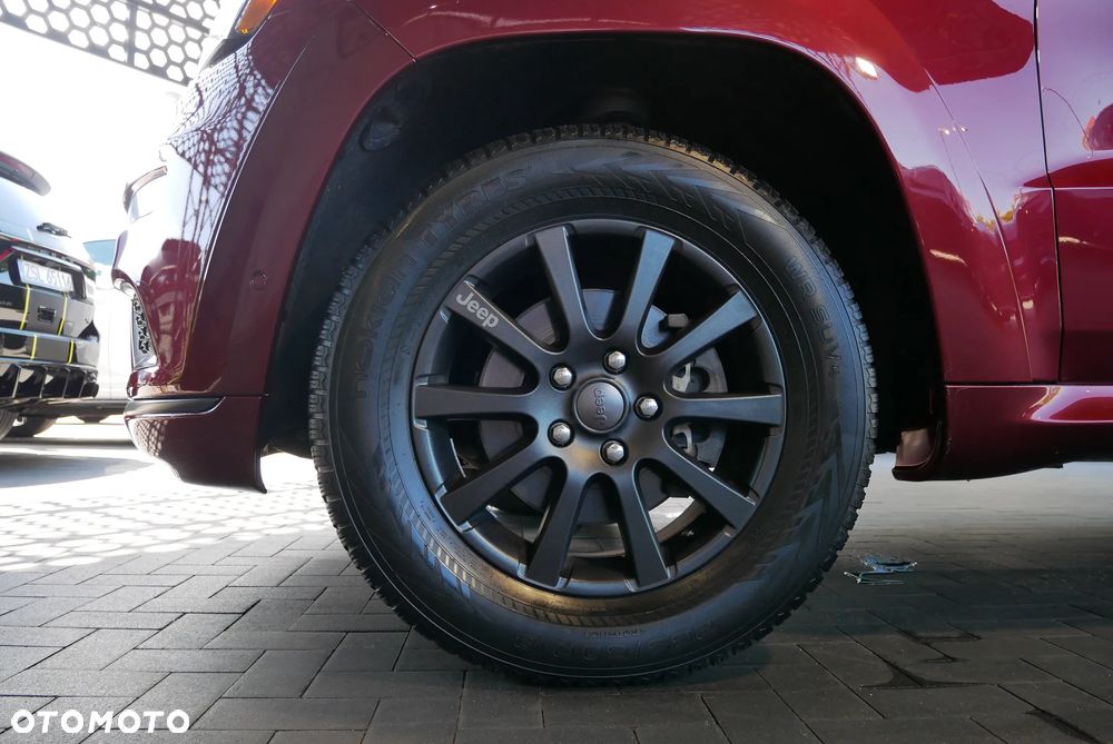 Jeep Grand Cherokee - 39