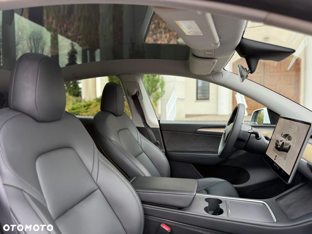 Tesla Y Standard - 10