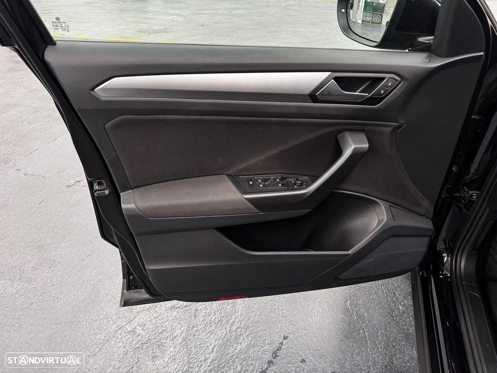 VW T-Roc 1.0 TSI Urban - 6