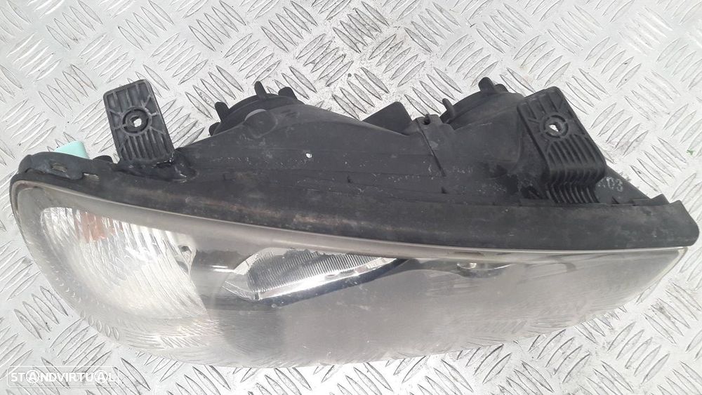 FAROL DIREITO HYUNDAI ELANTRA SEDAN 2001 -921022DXXX - 1