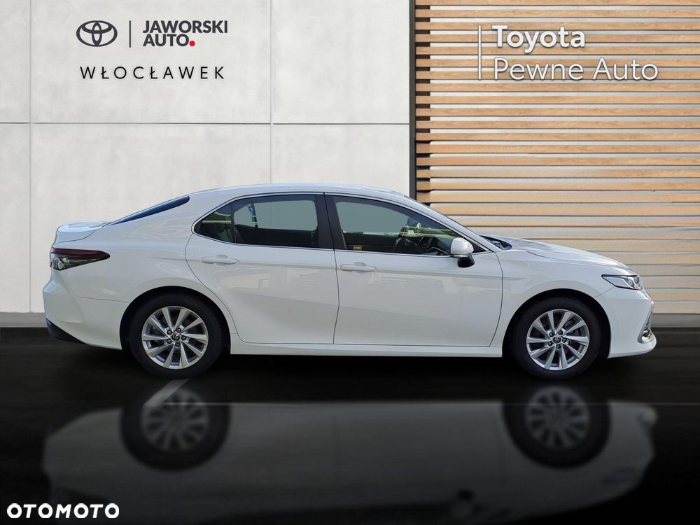 Toyota Camry 2.5 Hybrid Comfort CVT - 6