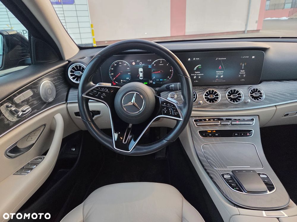 Mercedes-Benz Klasa E 300 d 4-Matic Exclusive - 19
