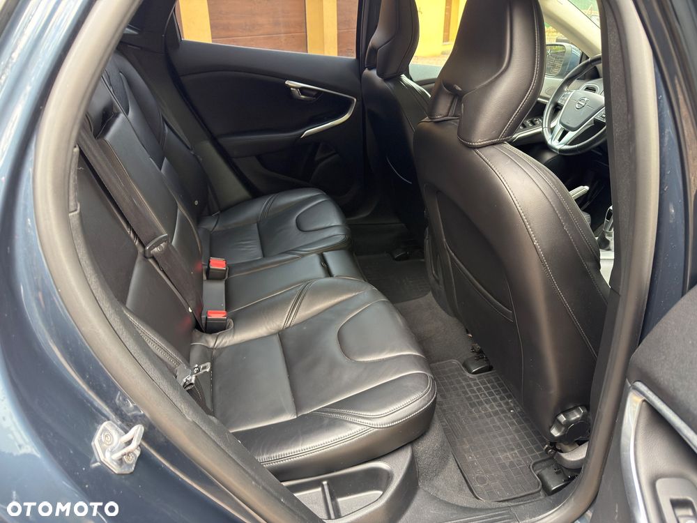 Volvo V40 D2 Drive-E R-Design Momentum - 7