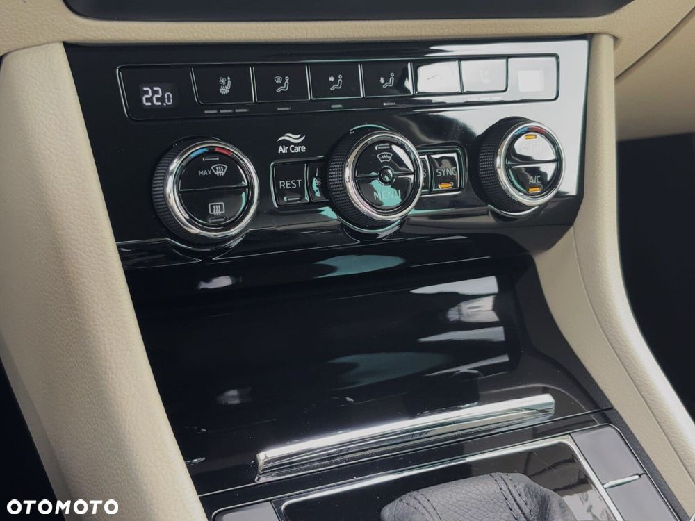 Skoda Superb 2.0 TDI SCR L&K DSG - 37