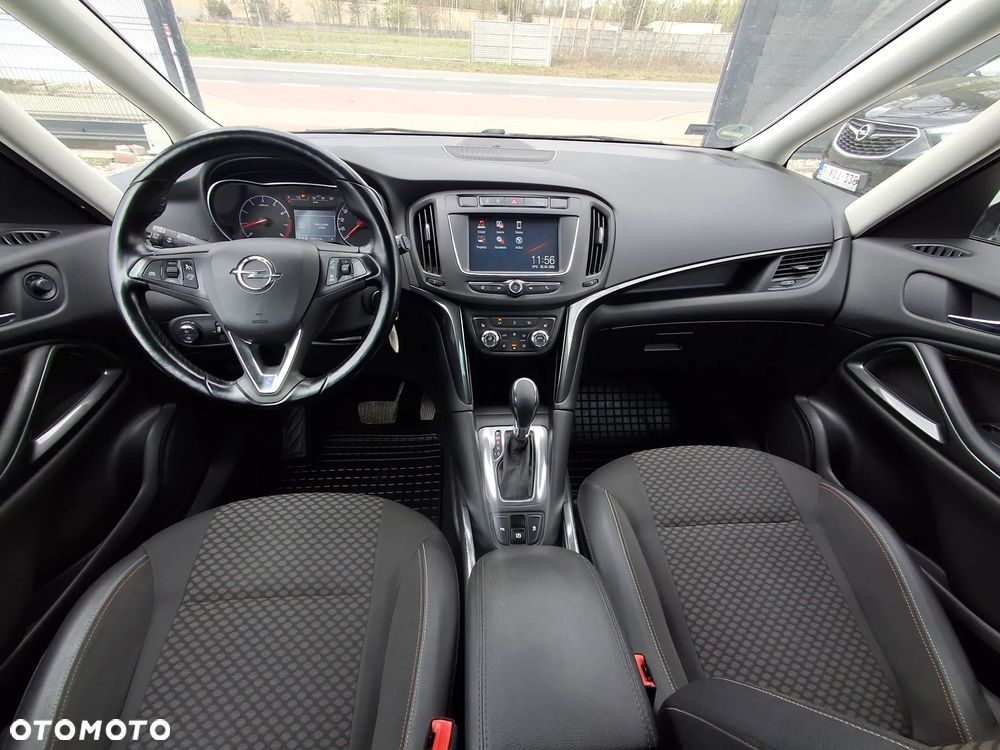 Opel Zafira Tourer 1.6 SIDI Turbo Innovation - 10