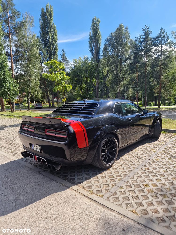 Dodge Challenger - 4