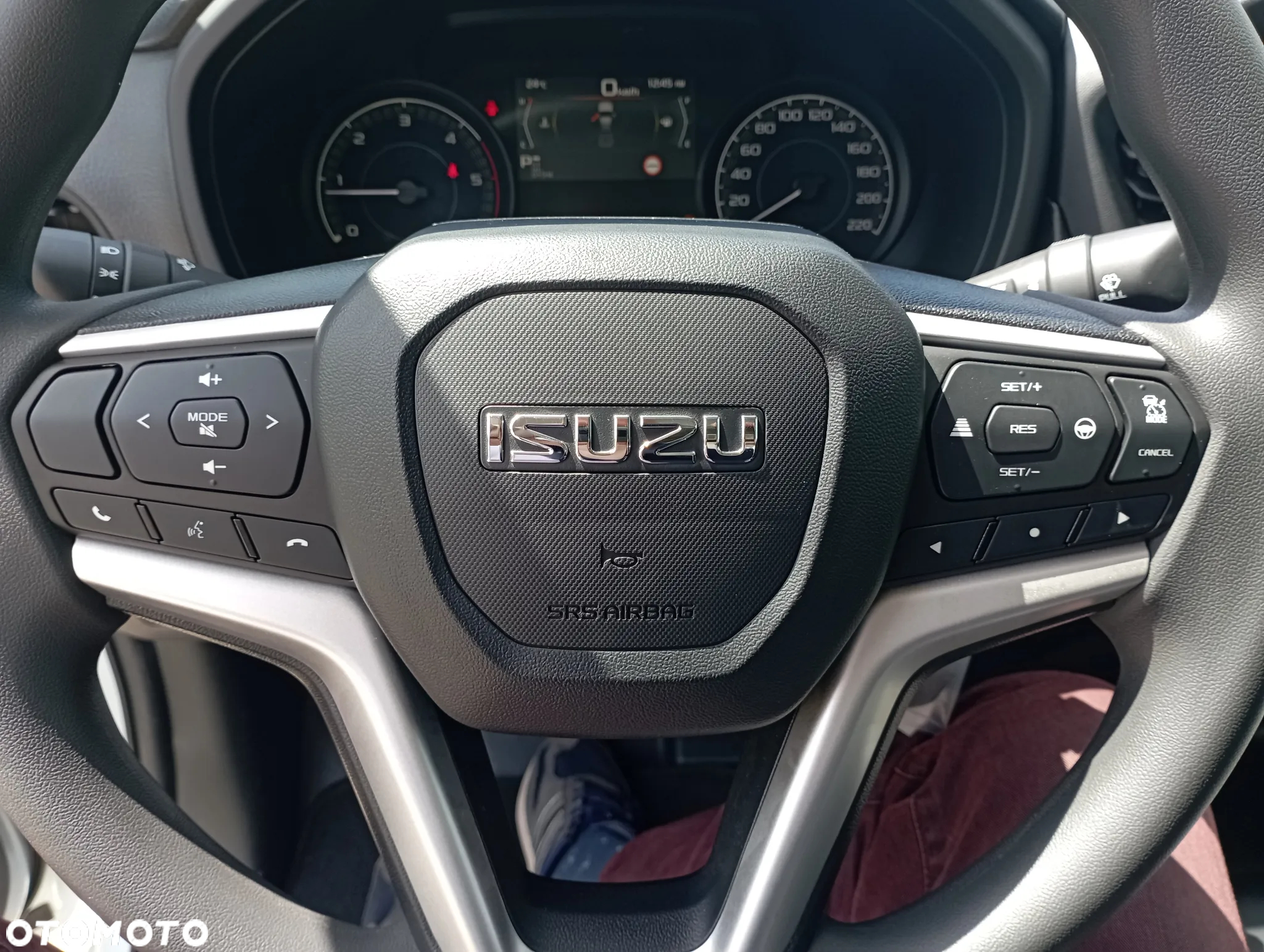 Isuzu D-Max 1.9 DC L - 14